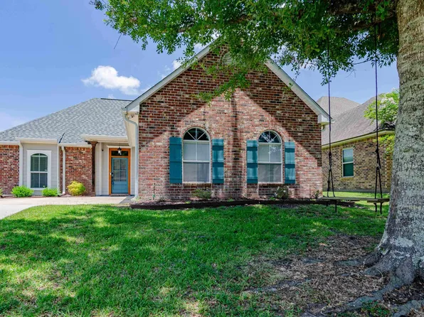 12258 River Highlands Dr, Saint Amant, LA 70774