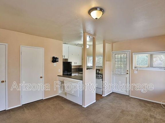 3rd image of 216 N Macdonald APT 3