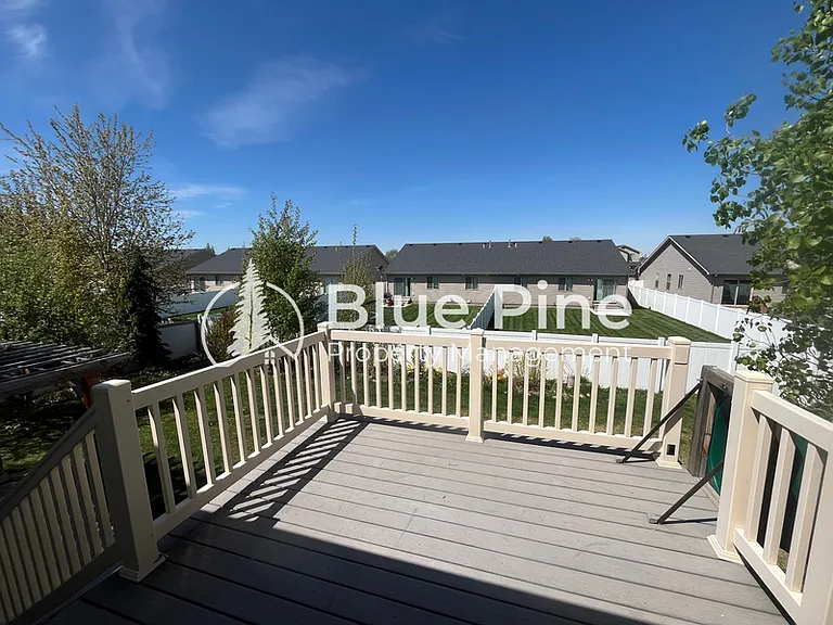1941 N Oakbrook Rd — Photo 27