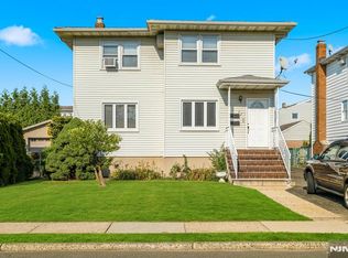 92 Phillips Ave, South Hackensack, NJ 07606