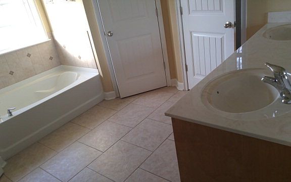 3rd image of 58 Carson St NE