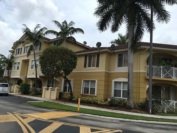 3rd image of 8842 W Flagler St APT 207