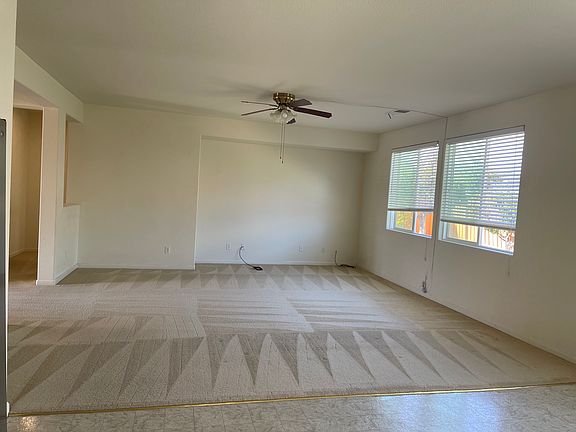 Living room (connected to kitchen)