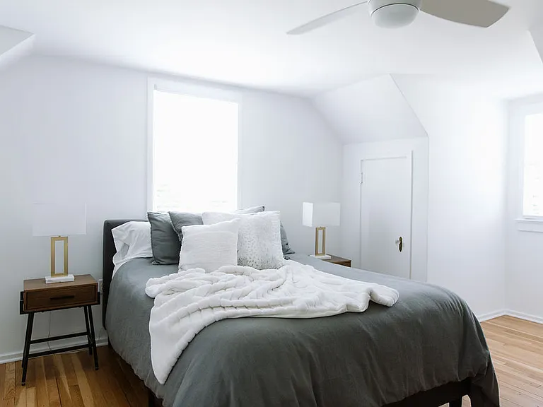 210 Lee Ave — Photo 6