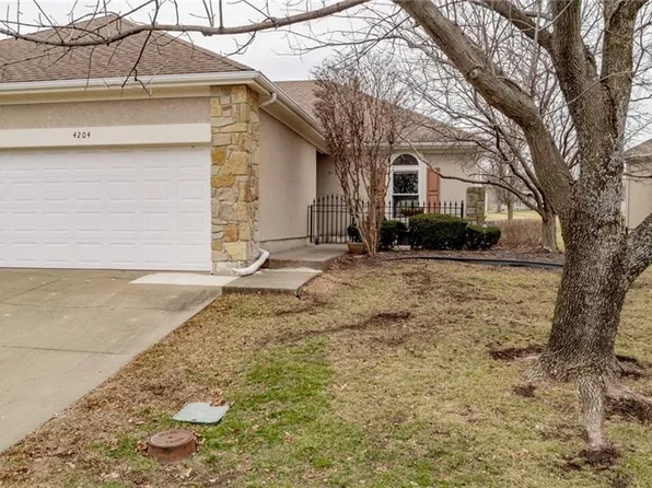 4204 SW Homestead Dr, Lees Summit, MO 64082