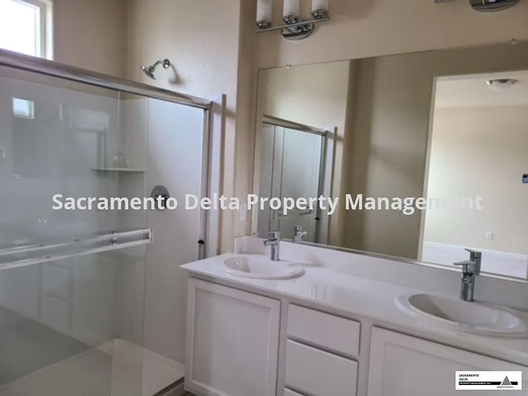 4451 Ocean Ln — Photo 15