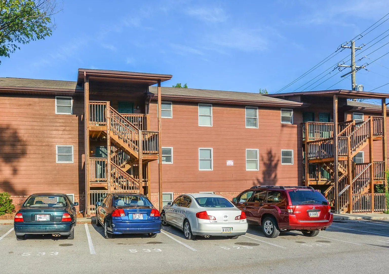 523 Henderson Crossing - Half Off Admin Fees & $350 Gift Card! — Photo 1