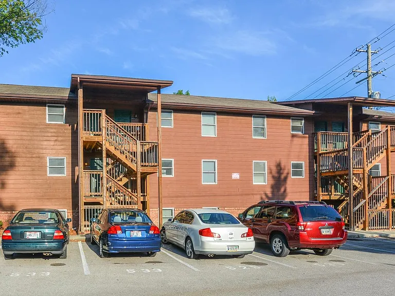 523 E Smith Ave — Photo 1