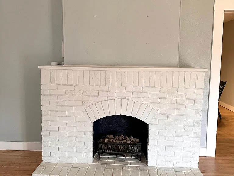 717 NW Eubanks St — Photo 8