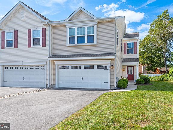 2nd image of 19185 Sandstone Ln