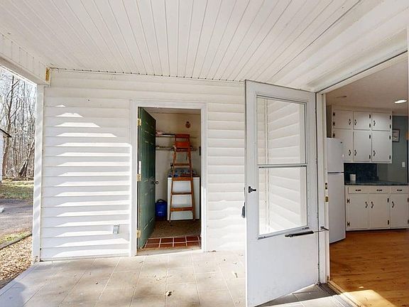 2nd image of 153 James Rd