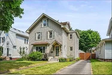 236 Barry Rd