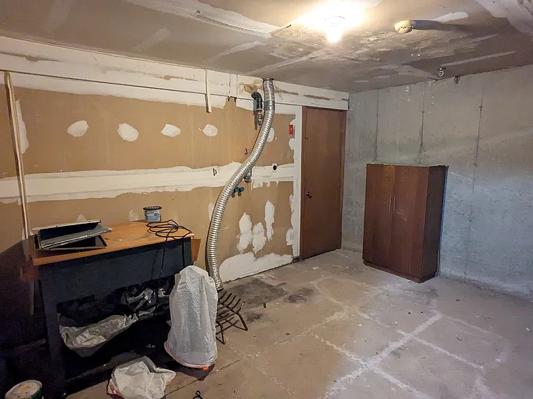 678 Savin Ave #2E — Photo 19