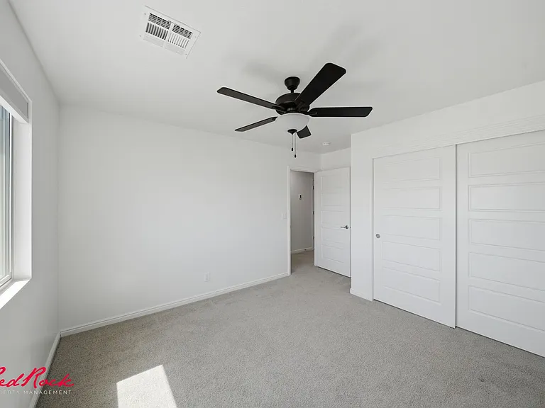 391 S Deep Creek Dr — Photo 3