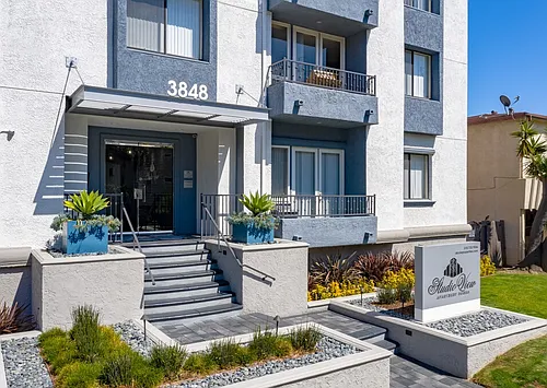 Studio View Apartment Homes Photo 1
