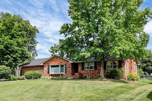 4th image of 1370 Rainbow Dr NE