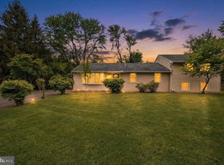 39 Heights Ln, Feasterville Trevose, PA 19053