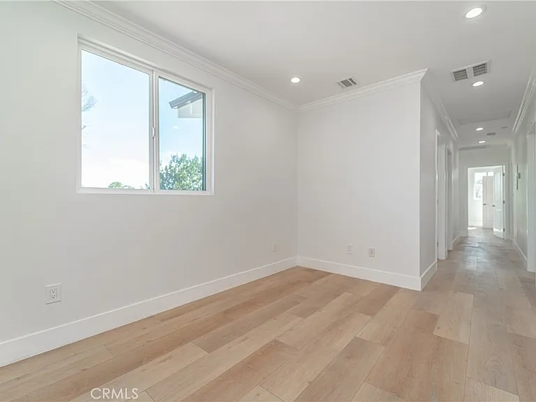 13128 Putnam St — Photo 26