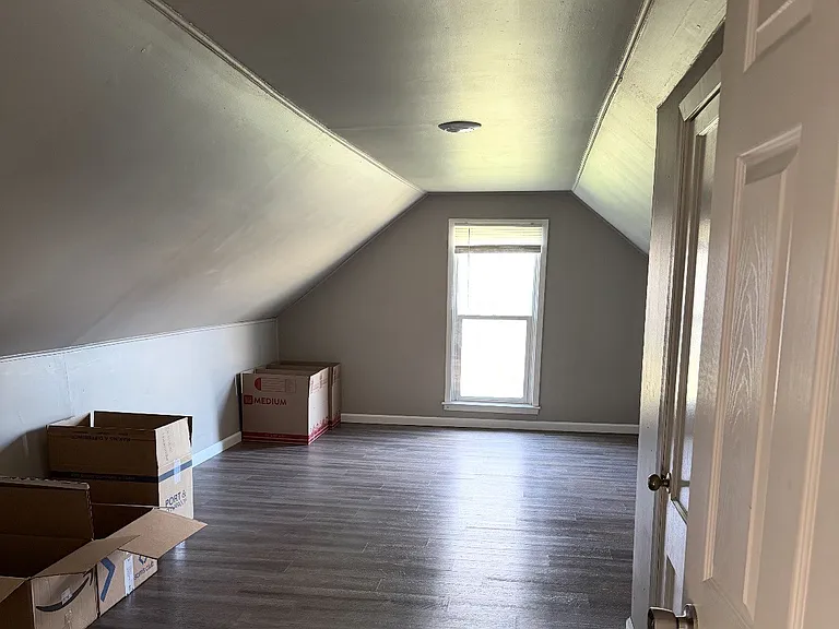 928 E Hanson Ave — Photo 2