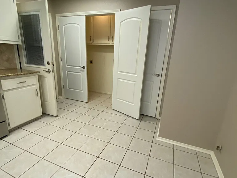 9038 Hillside Dr — Photo 20