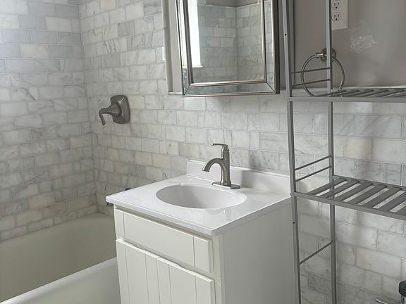 3rd image of 2815 42nd St #2
