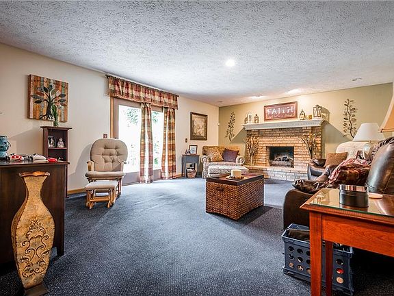 4th image of 2303 Otterbin St