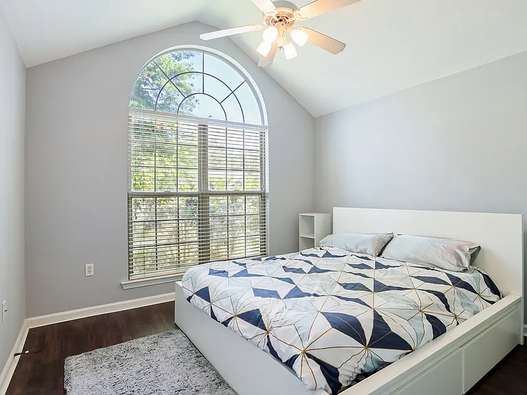224 Park View Ct — Photo 14