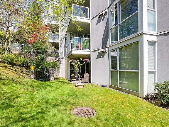 3rd image of 8420 Jellicoe St #3