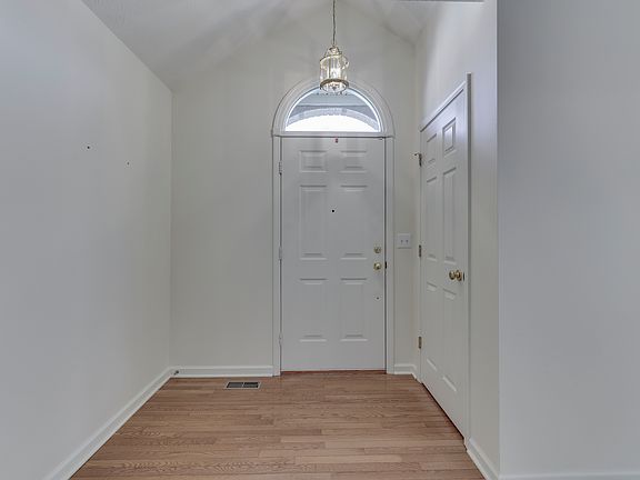 5th image of 5739 Kensington Blvd