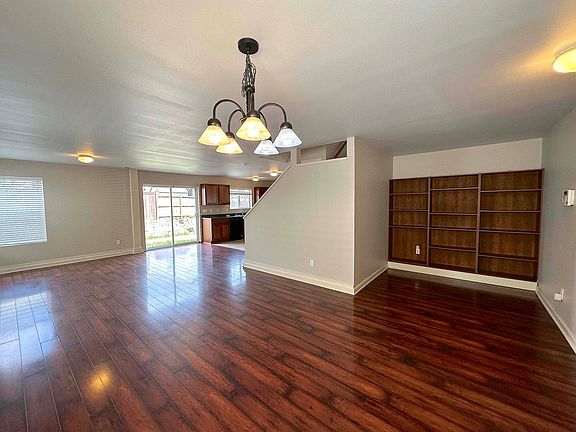 3rd image of 18443 95th Ave E