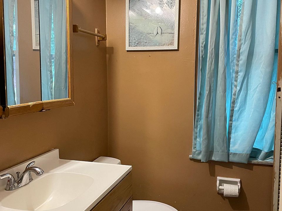 2nd image of 242 Moore Ave
