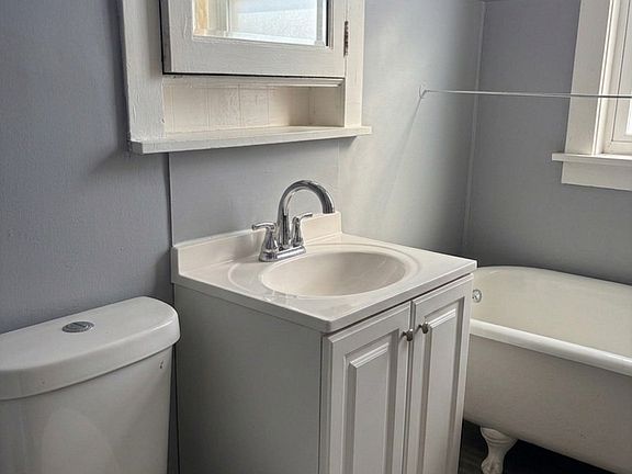 5th image of 2529 N Ridgeway Ave #2R