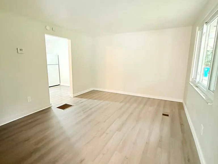 472-474 Guylyn Dr — Photo 6