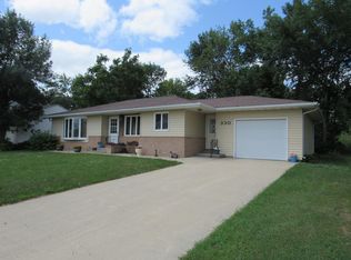 330 Carlton Ave, Chandler, MN 56122