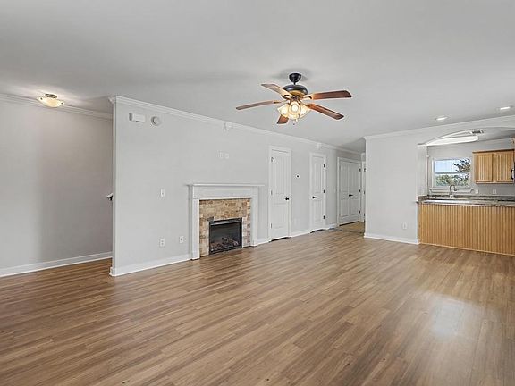 3rd image of 2205 Ellington Dr #A