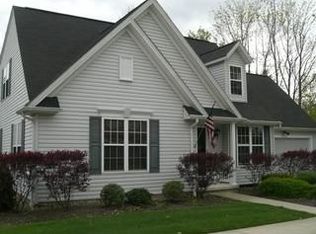 1128 Glencove Commons Dr, Brunswick, OH 44212