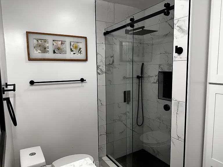 4748 Edgeware Rd #A — Photo 24
