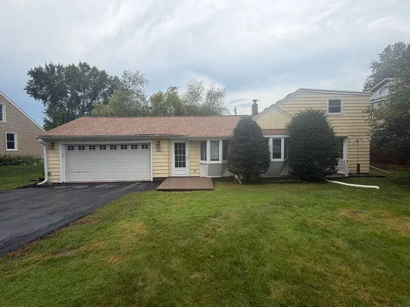 W271N2585 Pear Tree LANE, Pewaukee, WI 53072