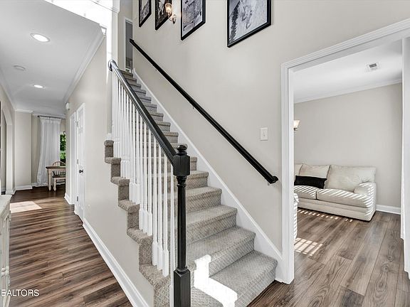 3rd image of 519 Fairbanks Way