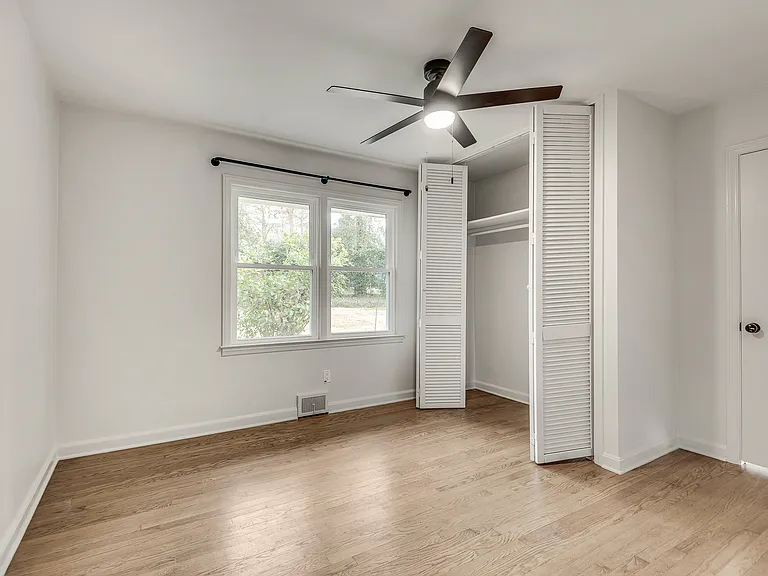 675 N Superior Ave — Photo 28