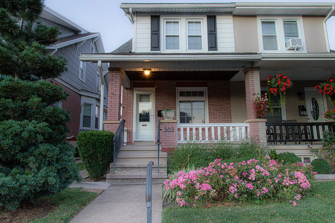 303 N Brobst St photo 1
