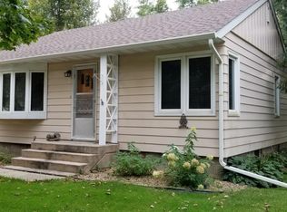 518 Center Ave S, Hayfield, MN 55940