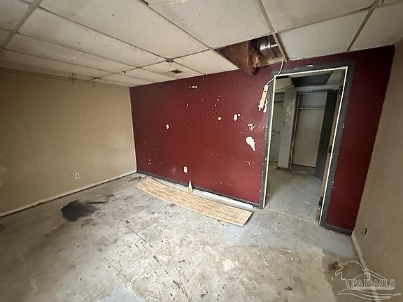 2nd image of 304 Louisiana Dr