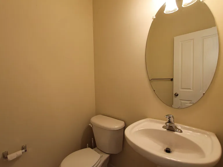 316 Ross Ct — Photo 31