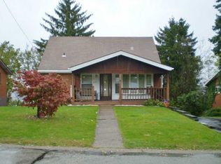 227 Woodridge Dr, Carnegie, PA 15106