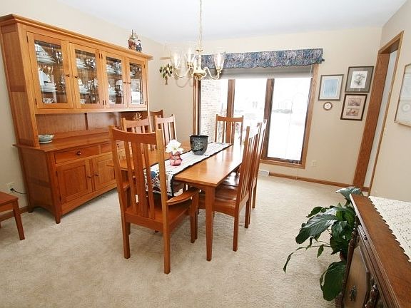 3rd image of 2872 Charleston Dr