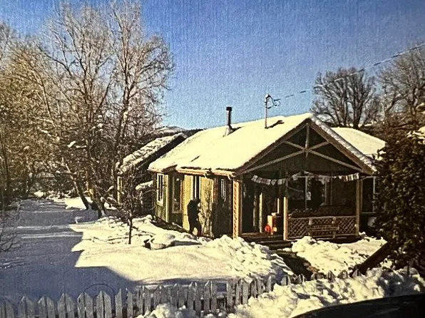 611 Birch St, Mount Shasta, CA 96067