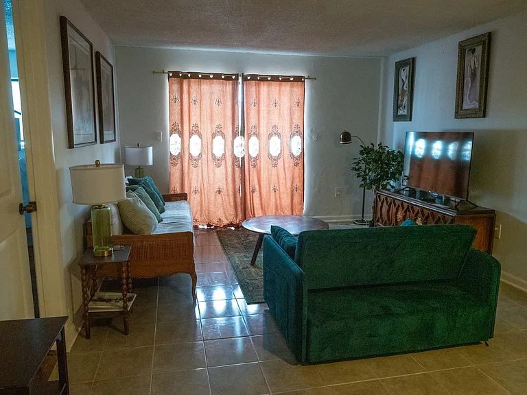 1418 Collins Ave #403 — Photo 2