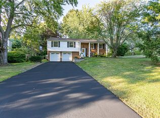 826 Independence Dr, Webster, NY 14580