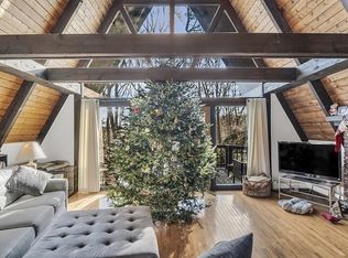 8 Harold St, Manchester, MA 01944